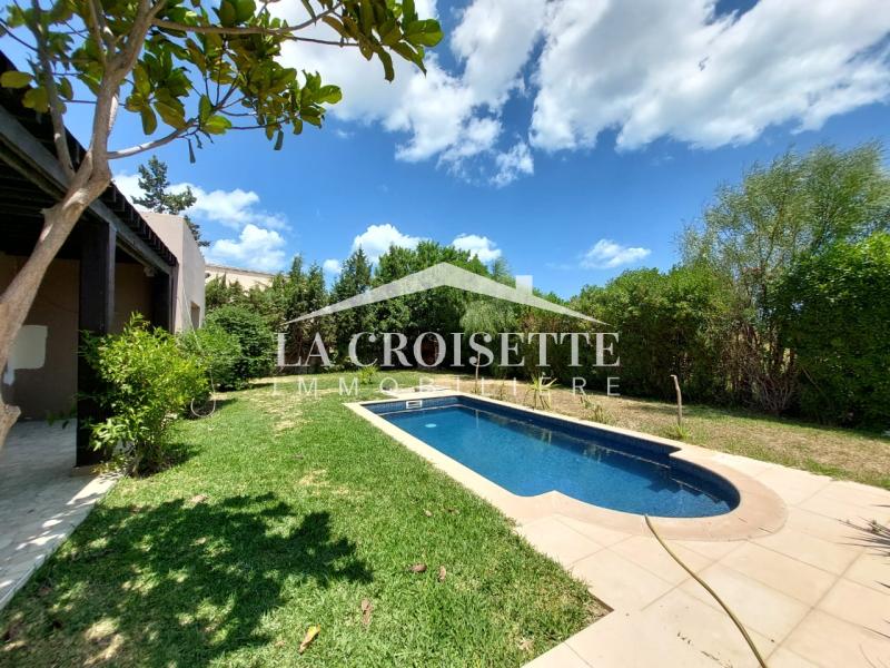 Villa S+3 plain-pied avec piscine